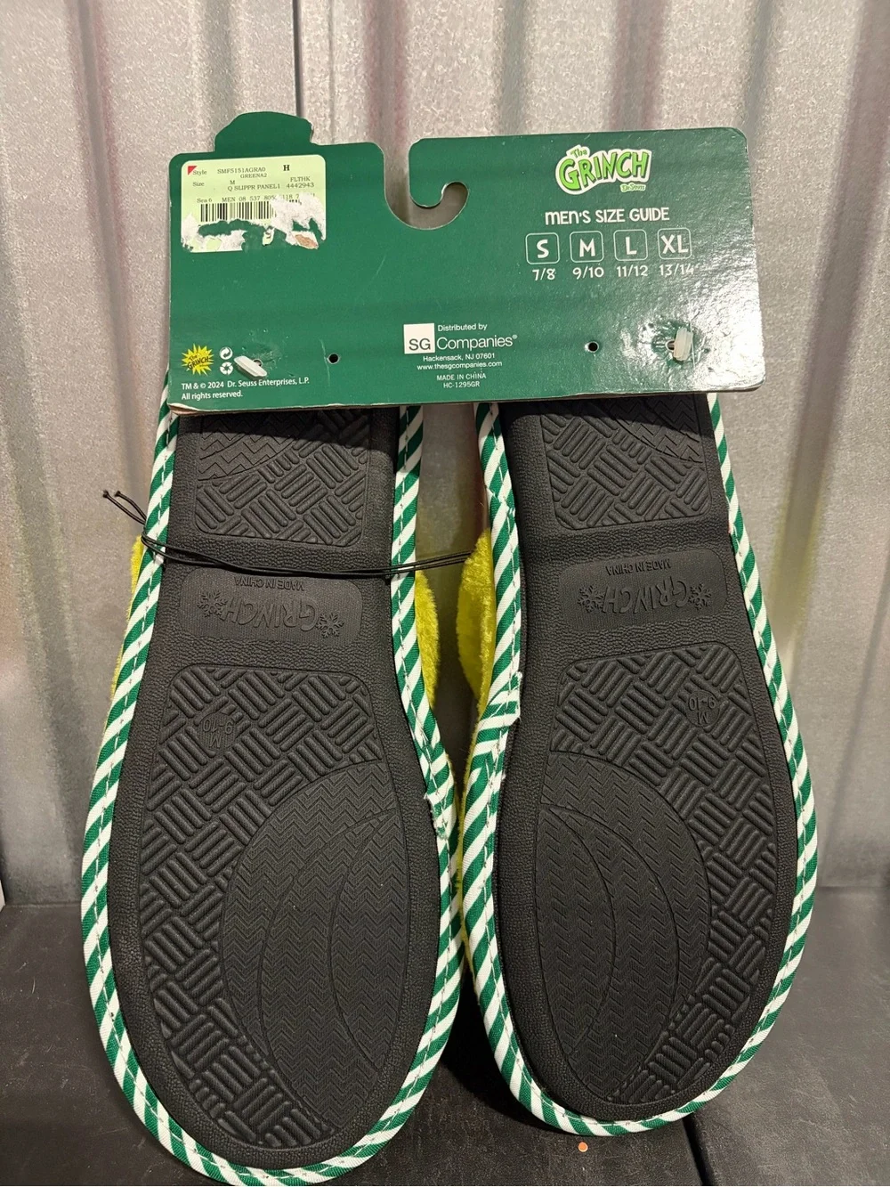 The Grinch as Santa Christmas Men’s Slippers Size M 9/10